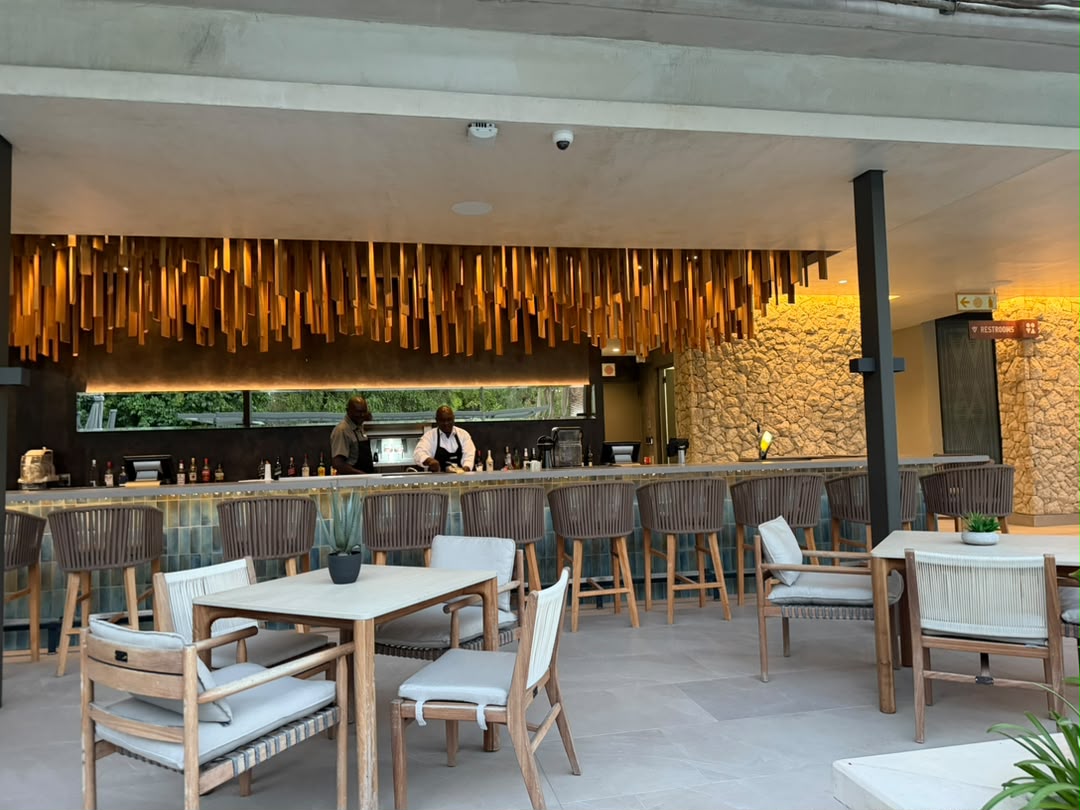 Mokuti Lodge Bar